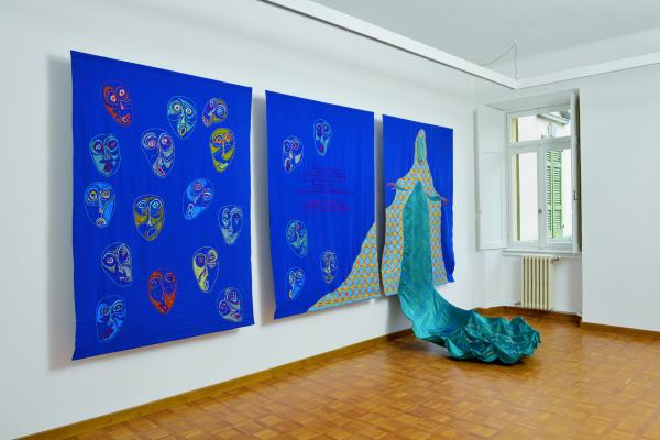 Emma Lucy Linford (Vevey, 1992), Il vestito della regina, 2020, Embroidery and oil pastel on cotton canvas (3 elements), 210 x 140 x 0.5-0.25 cm, Courtesy the artist, © Photo: Pierre Maulini